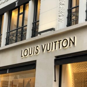 Bảng hiệu thời trang